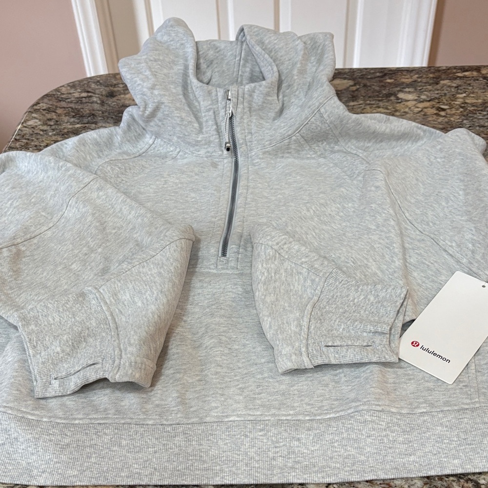 NWT Lululemon Athletica Light Gray Scuba